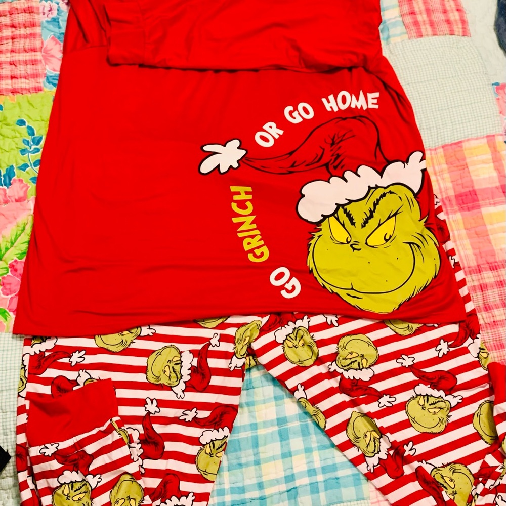 Dr. Seuss Grinch Pajama Set - Red and White Stripe Size 2X (50-52)